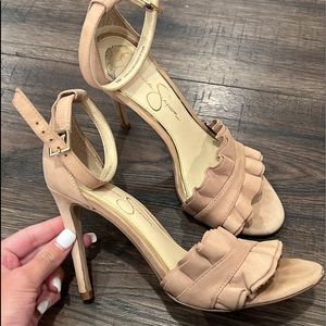 Jessica Simpson nude heels with ruffle across toe 6.5